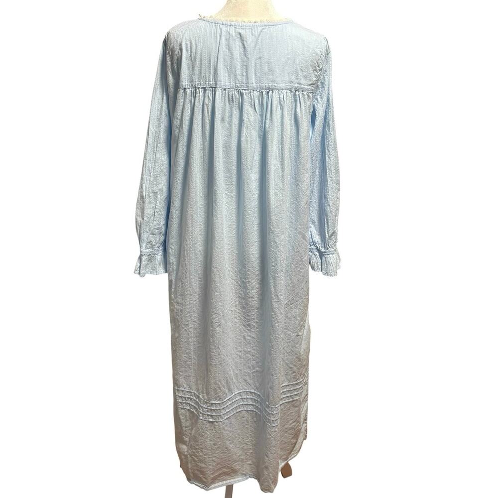 Eileen West Size M Dobby Stripe Button Front Robe Blue Lace Tradwife Modest - Picture 3 of 6